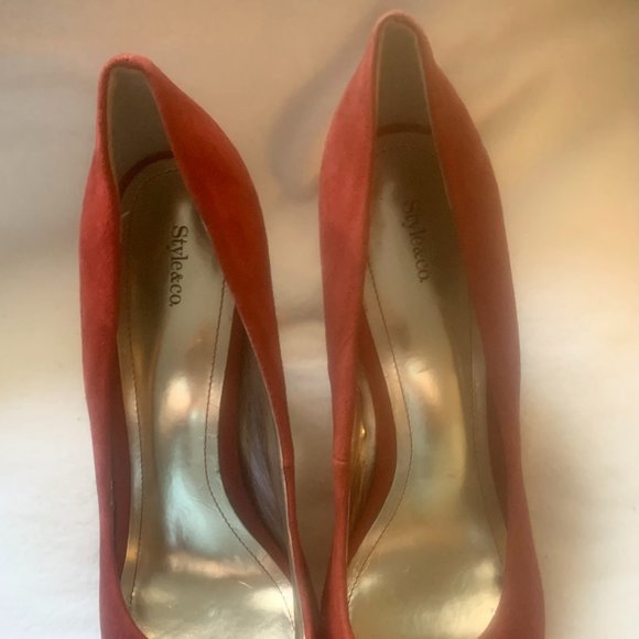 Style & Co (Macys) ‘Brick Red’ Suede Pumps w/ Peep-Toe Size 8.5 - Picture 4 of 10